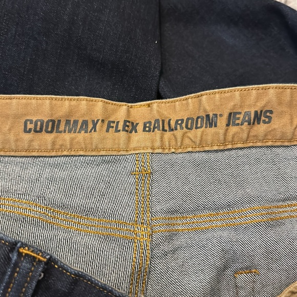 NWOT Men's Duluth Flex Ballroom COOLMAX Relaxed Fit Jeans
Sz 42 x 32 - Picture 5 of 7